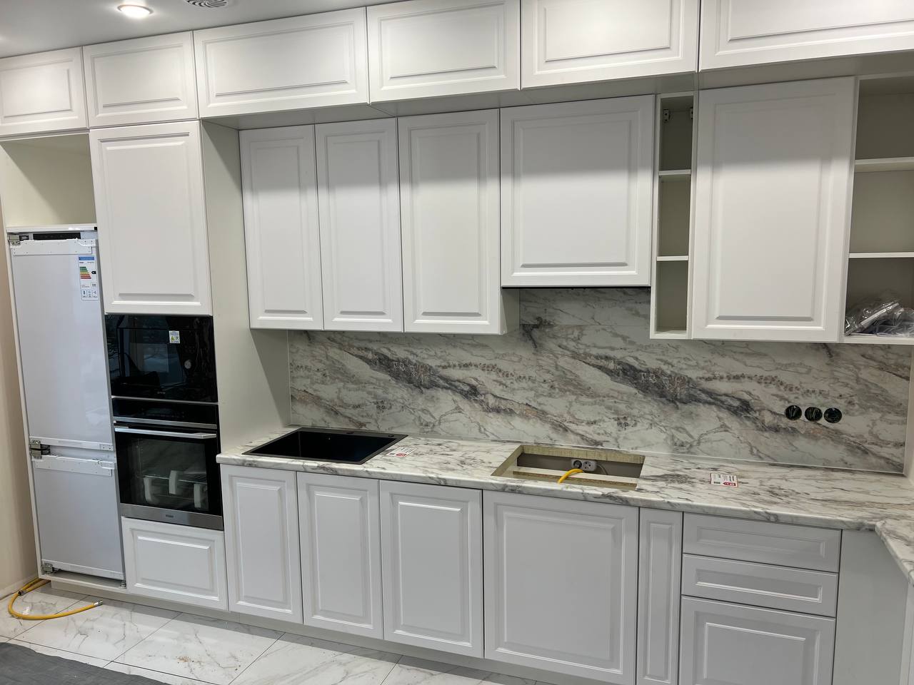 Кухня угловая классическая — Белая